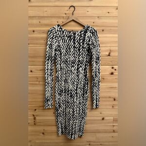L’ogan Size 2/XSmall Low Back Baby Alpaca Knee Length Long Sleeve Dress